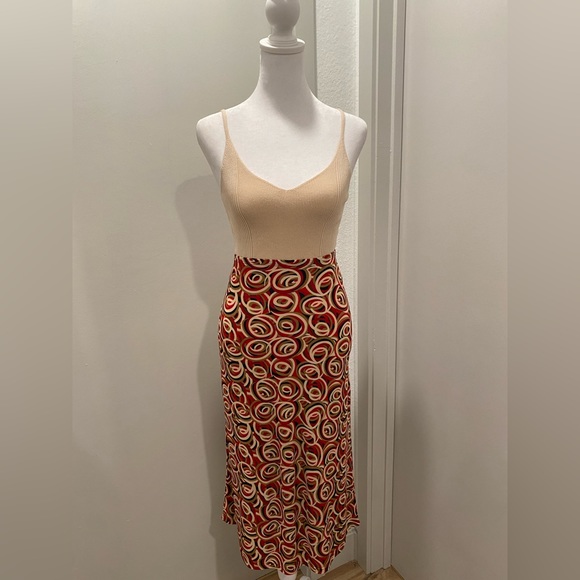 Charlotte Russe Dresses & Skirts - VTG 90s Y2K Charlotte Russe Mid-Length Red & Tan Swirl Patterned Skirt - M
